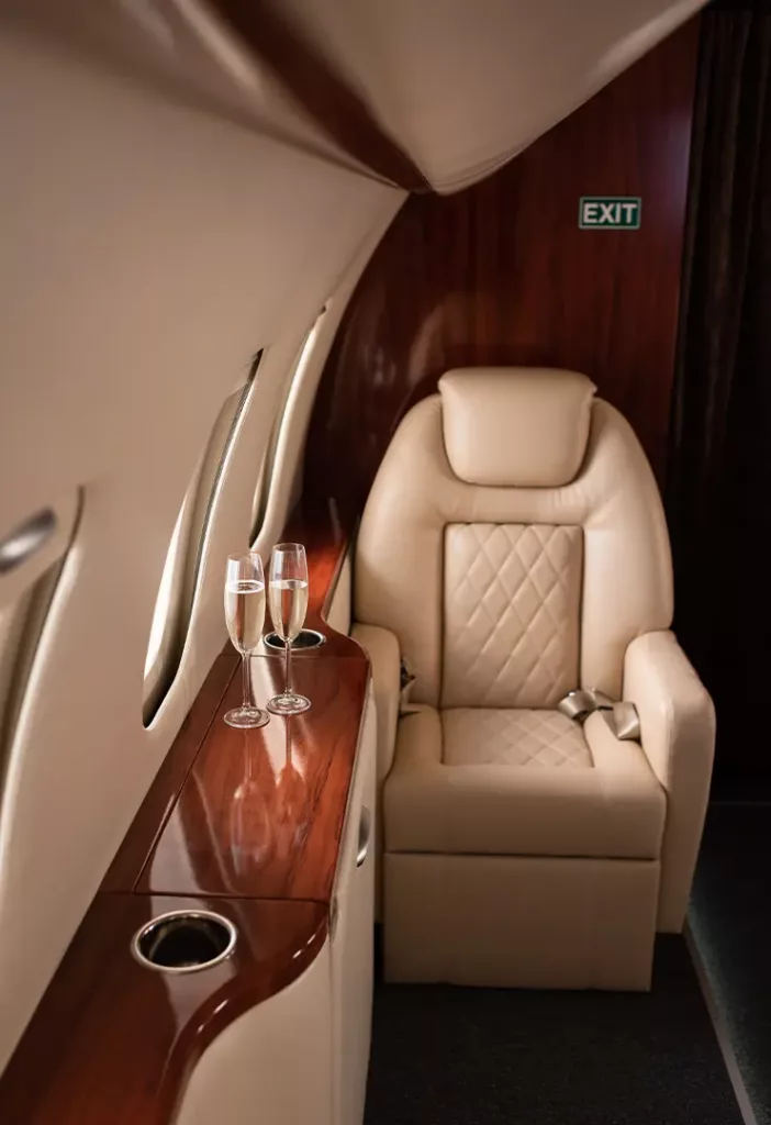 portrait-global-jet-interior-opus-aero